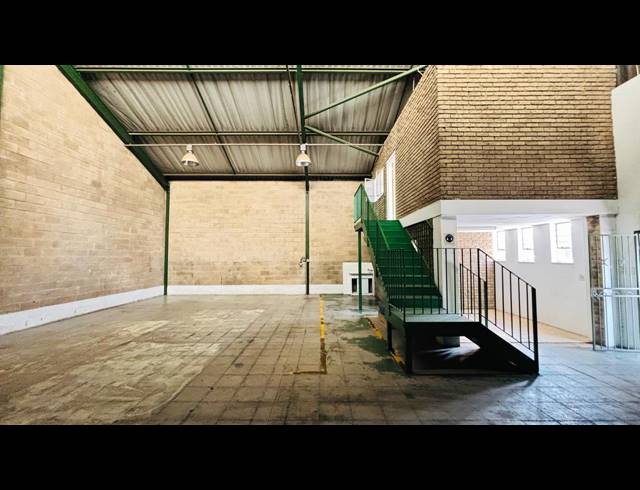 166M² WAREHOUSE TO LET IN ROBERTVILLE